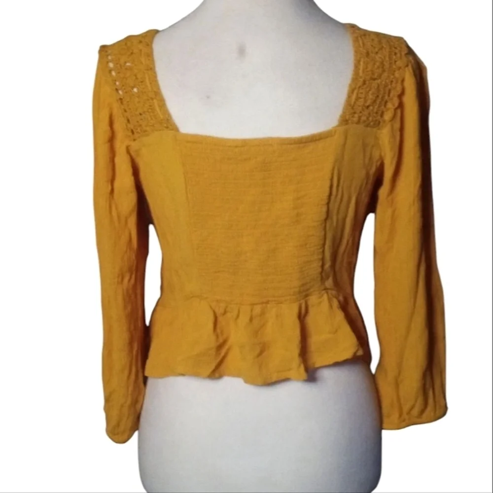 American Eagle Crochet Front Long Sleeve Peasant Style Crop Top Size Medium